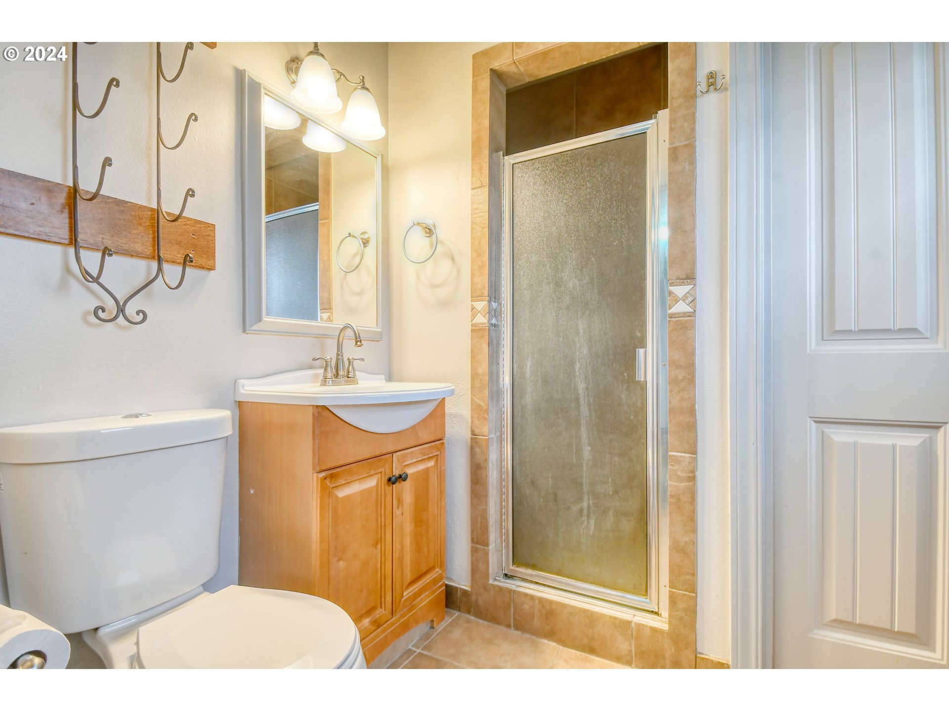3222 Southwest Hailey Place Pendleton, OR 97801 - Photo 27 of 48 a bathroom with a sink a toilet and shower
