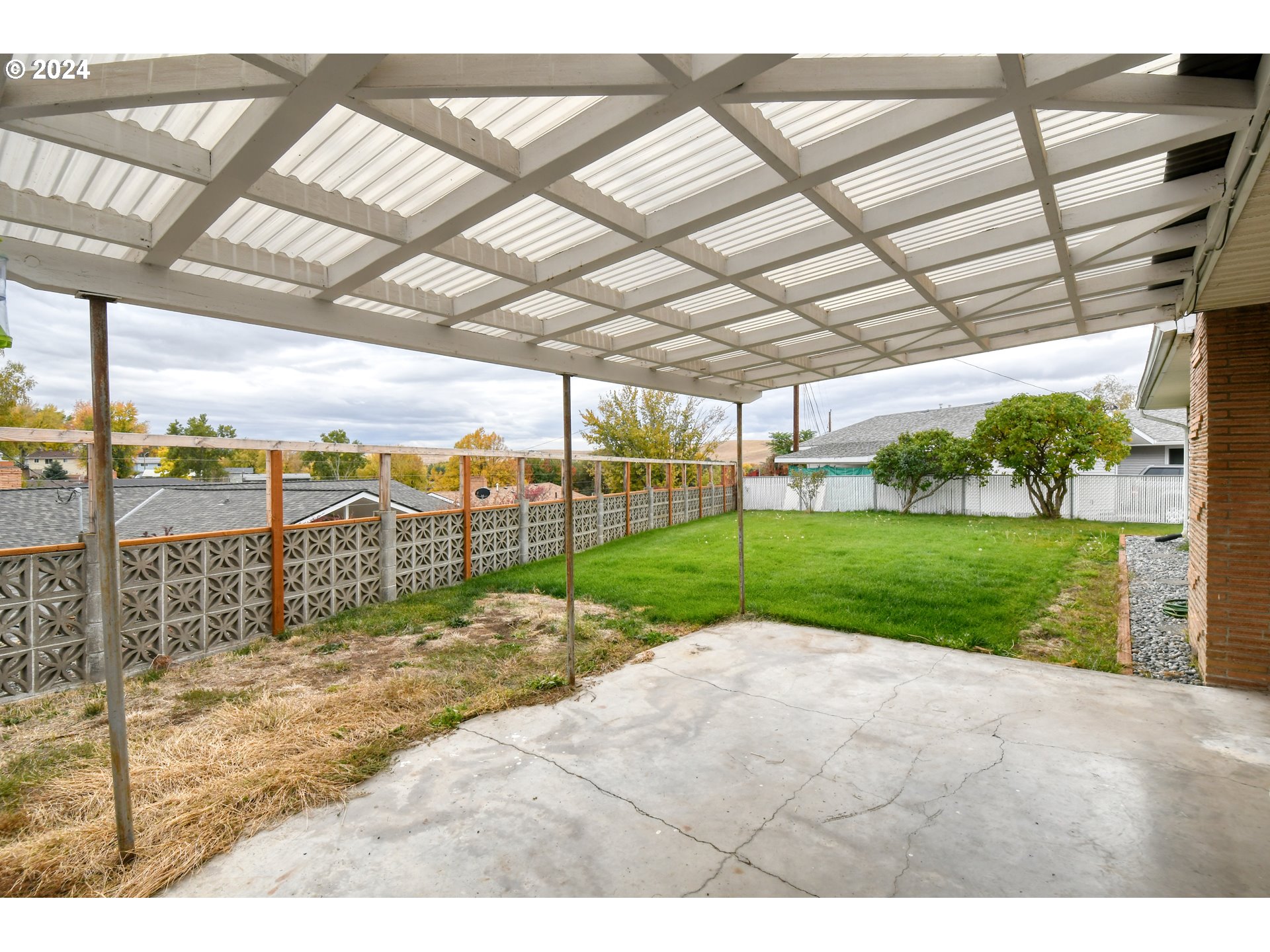 3222 Southwest Hailey Place Pendleton, OR 97801 - Photo 46 of 48 a view of a backyard