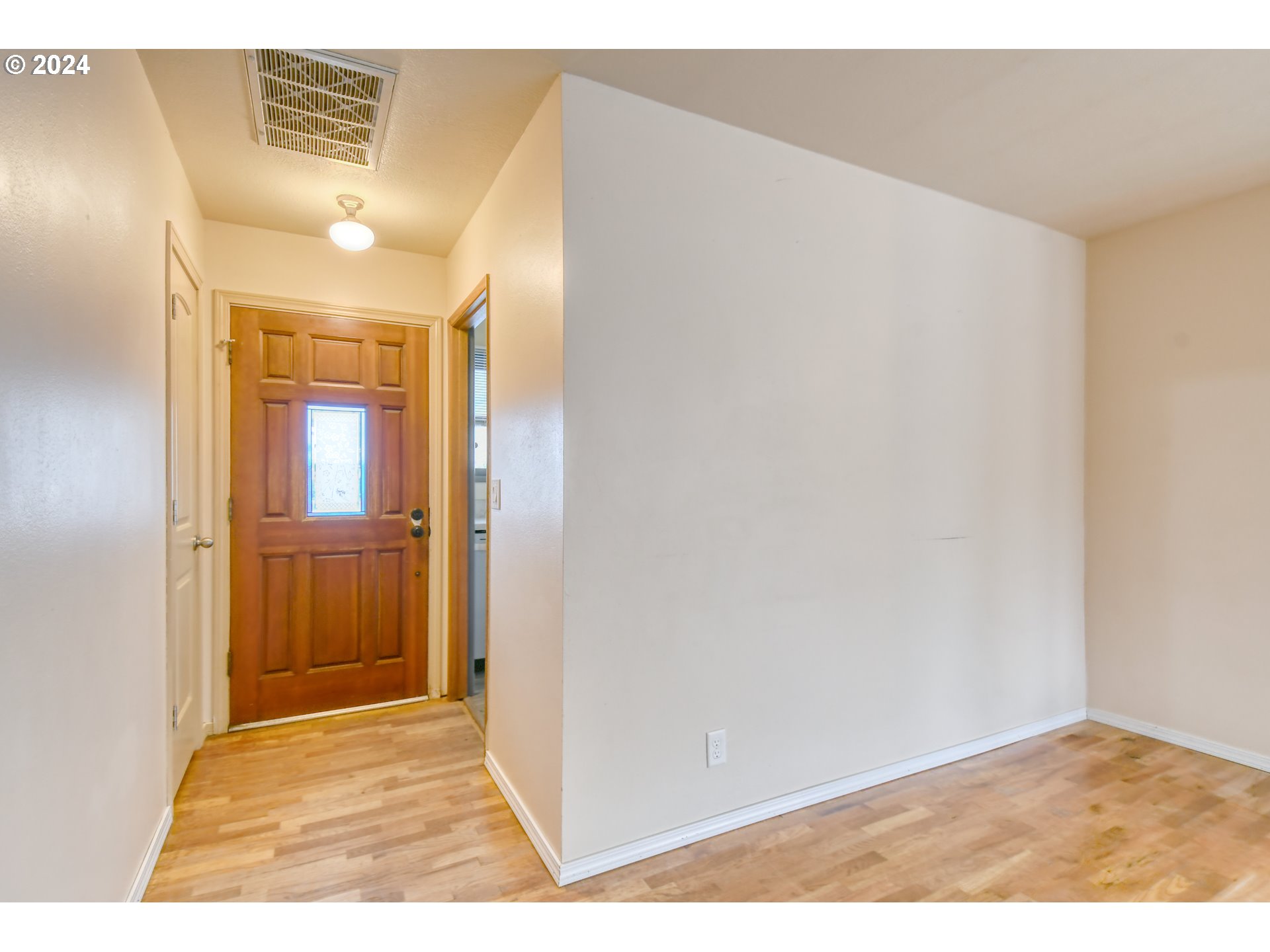 3222 Southwest Hailey Place Pendleton, OR 97801 - Photo 9 of 48 a view of an empty room