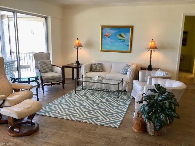 $7,200 | 2600 Gulf Shore Boulevard North, Unit 64, Naples, FL 34103