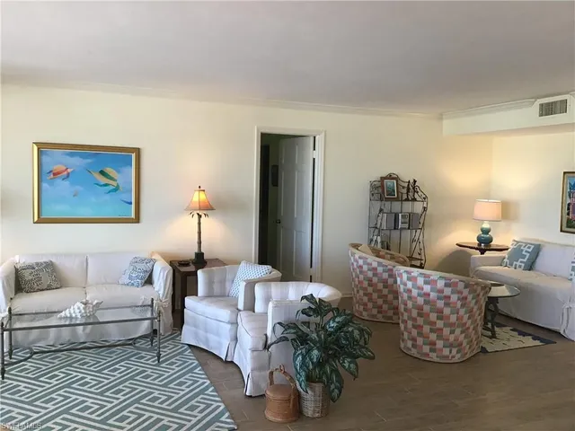 $7,200 | 2600 Gulf Shore Boulevard North, Unit 64, Naples, FL 34103