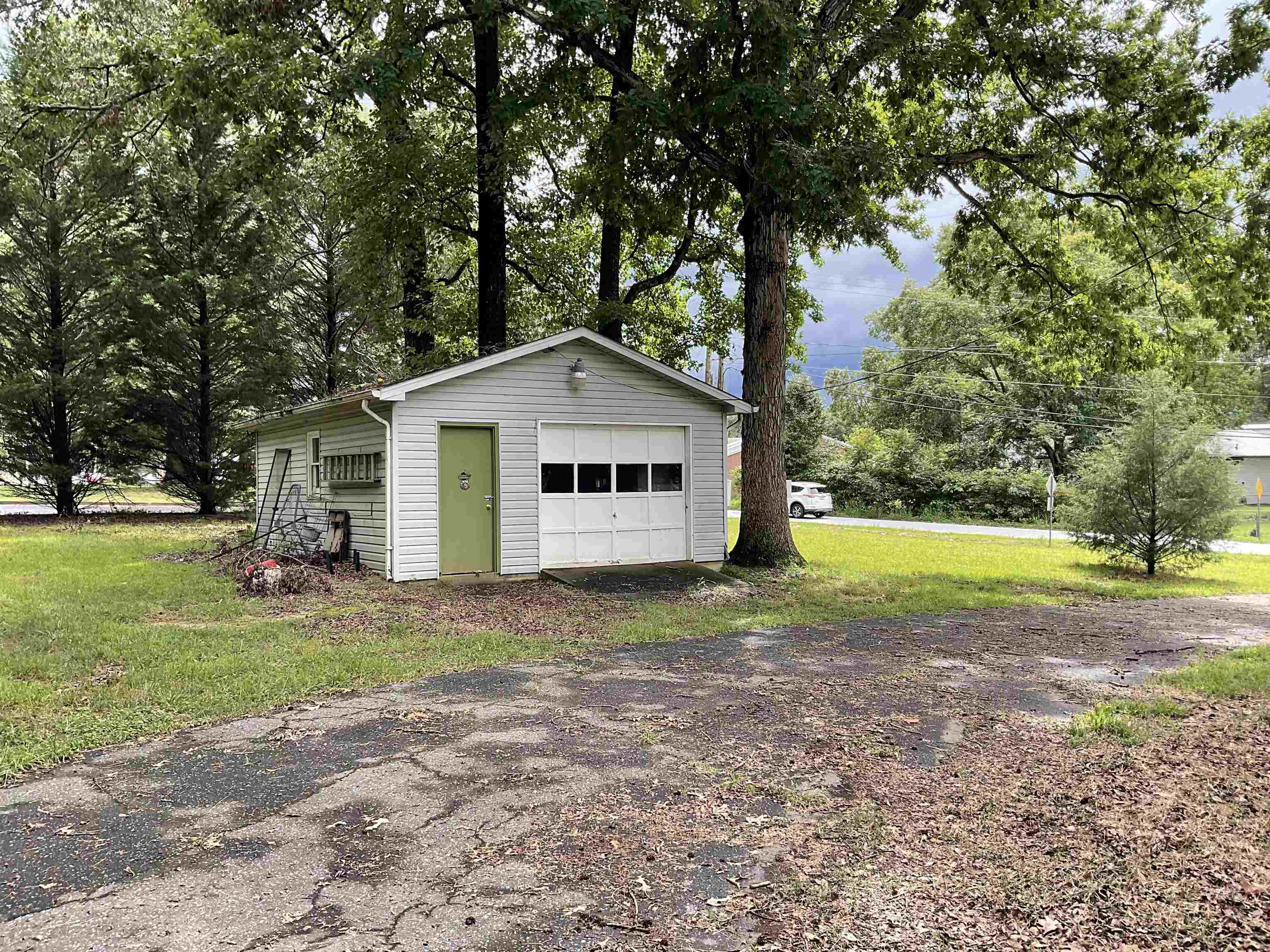 399 Wadsworth Road Spartanburg, SC 29301 - Photo 6 of 12 Gallery Image 6