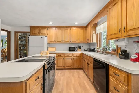 $900,000 | 16 Parmenter Road, Framingham, MA 01701