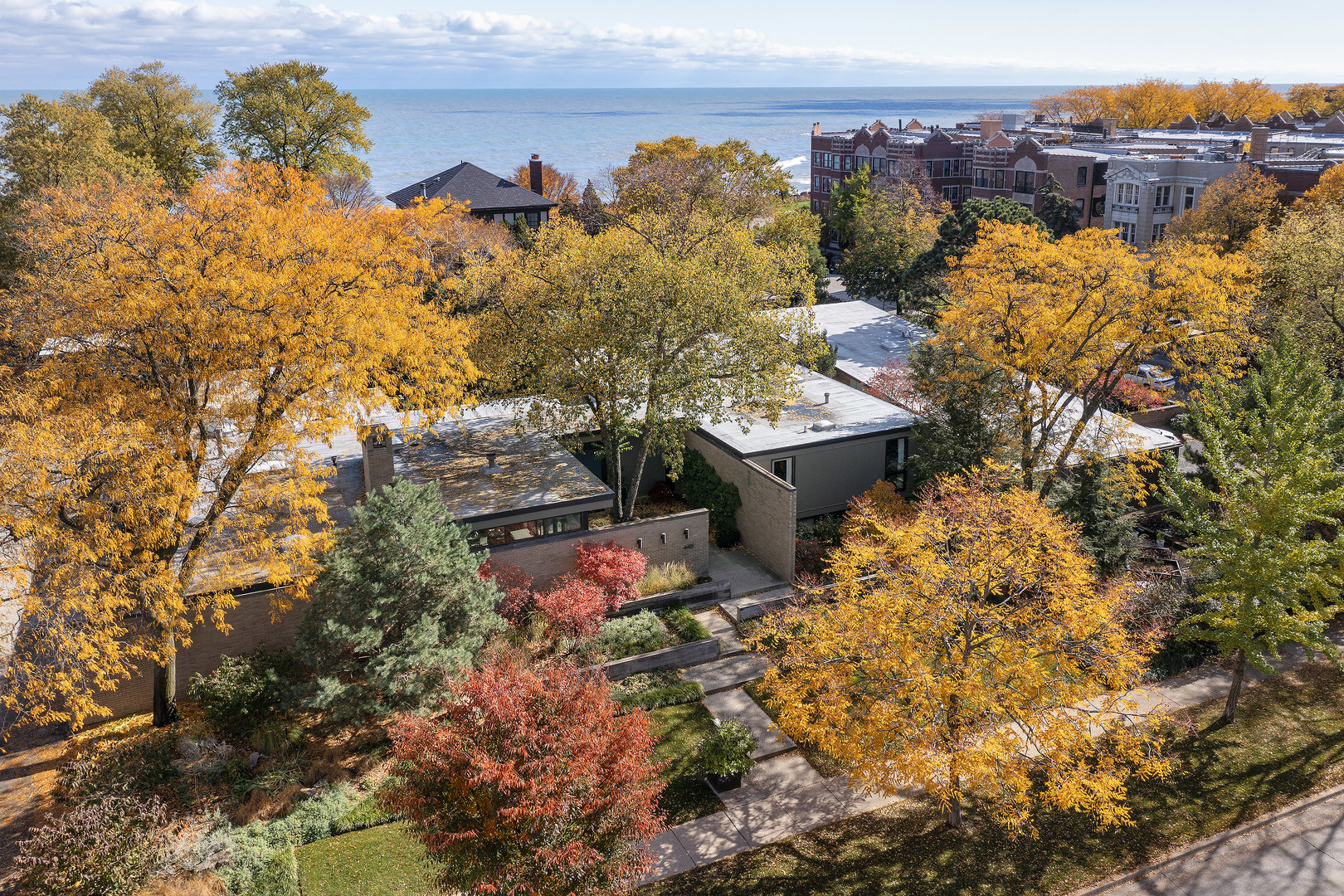 643 Sheridan Road Evanston, IL 60202 - Photo 3 of 29 an aerial view of a house with a yard