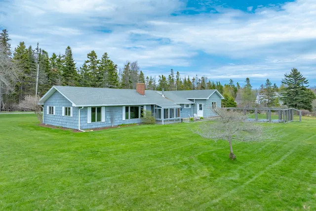 $699,000 | 4 Seawall Point Lane, Southwest Harbor, ME 04679