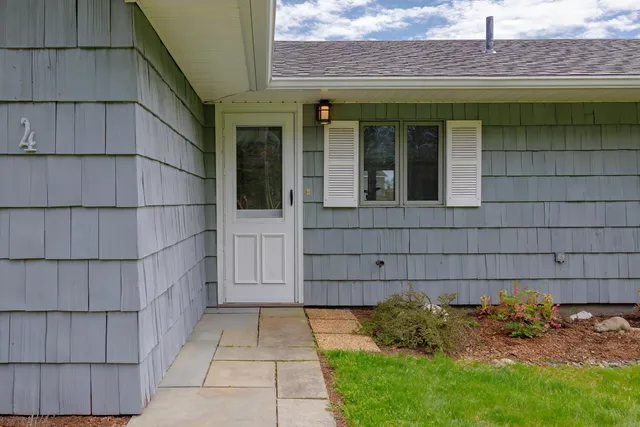 $699,000 | 4 Seawall Point Lane, Southwest Harbor, ME 04679