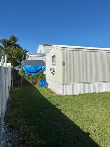 a view of entryway front of house