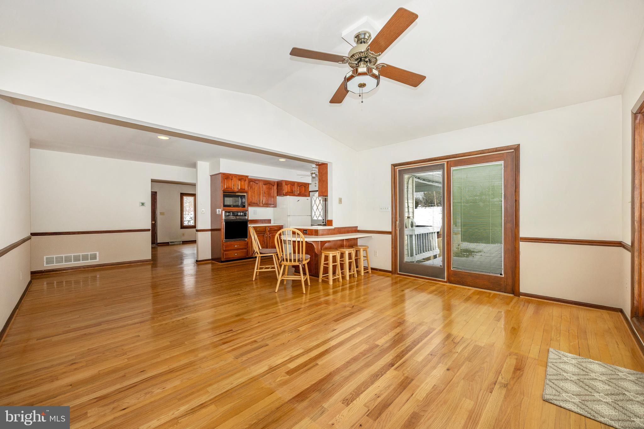11511 Crickenberger Road New Market, MD 21774 - Photo 11 of 42 Morning Room