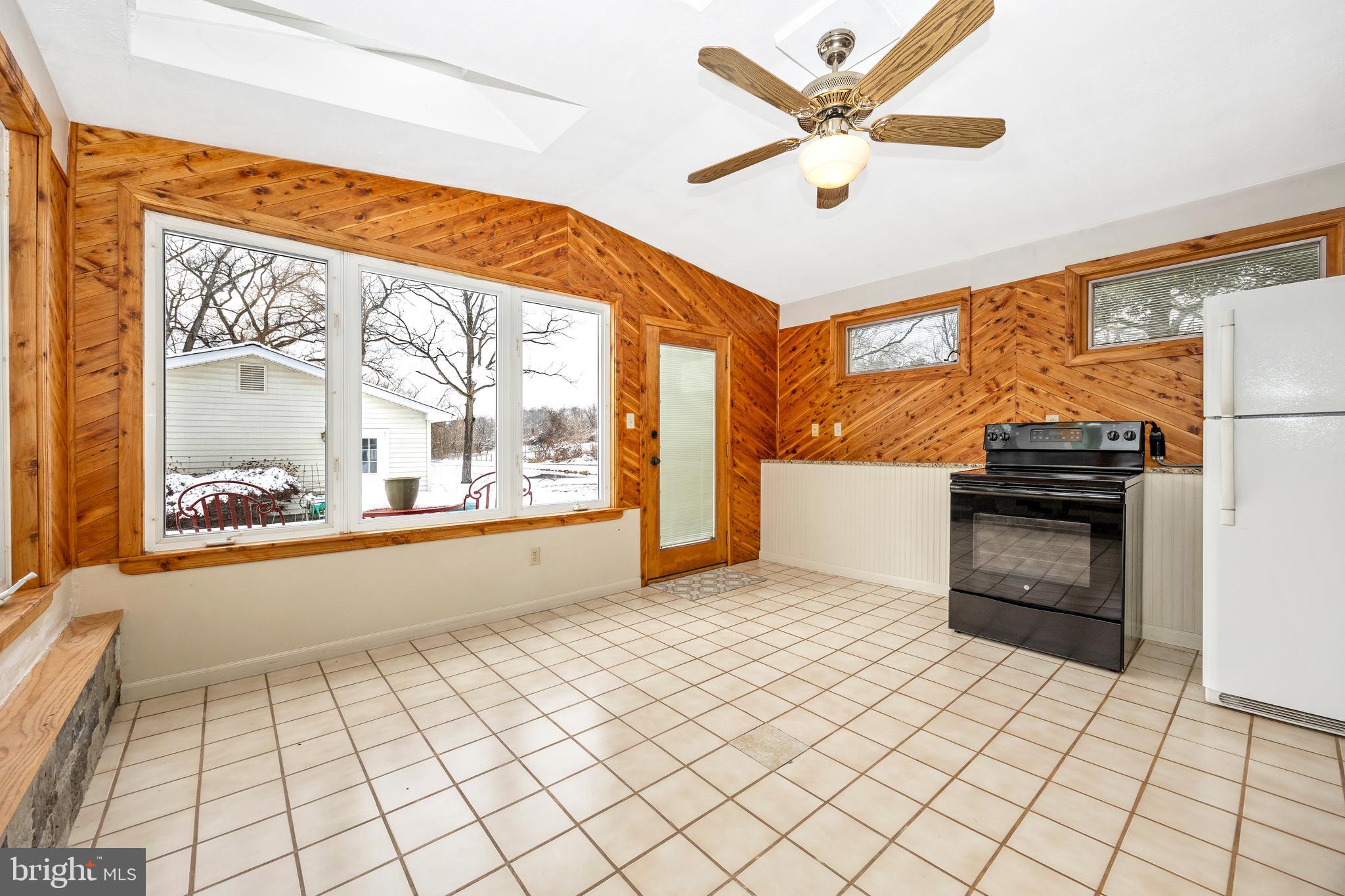 11511 Crickenberger Road New Market, MD 21774 - Photo 26 of 42 Lower Level Sunroom