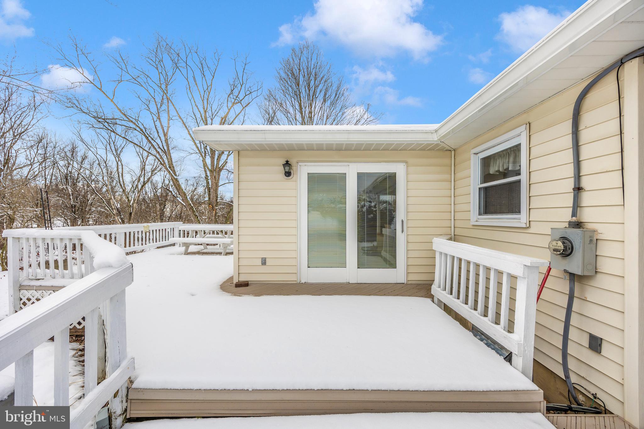 11511 Crickenberger Road New Market, MD 21774 - Photo 36 of 42 Rear Deck