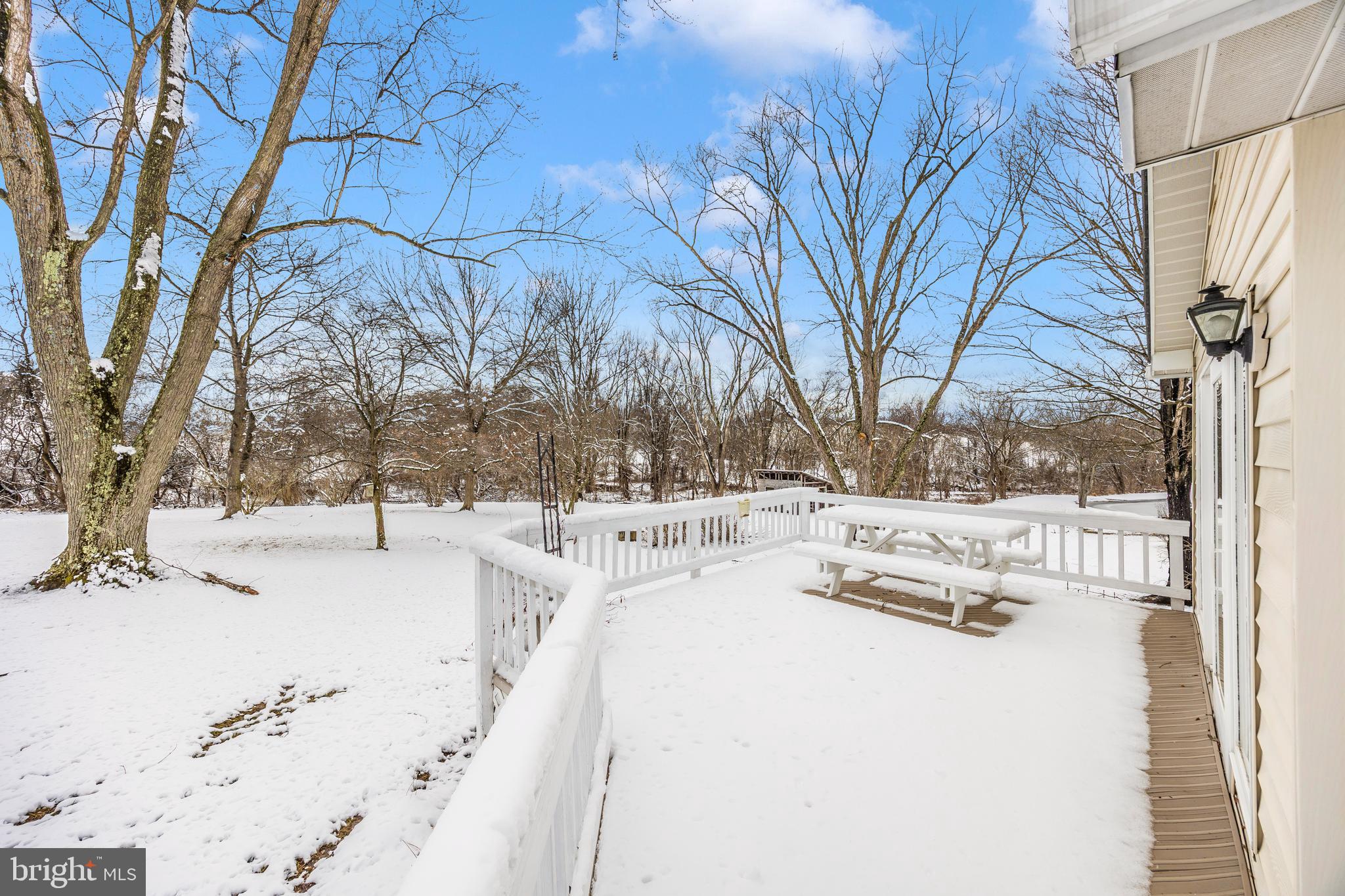 11511 Crickenberger Road New Market, MD 21774 - Photo 37 of 42 Rear Deck