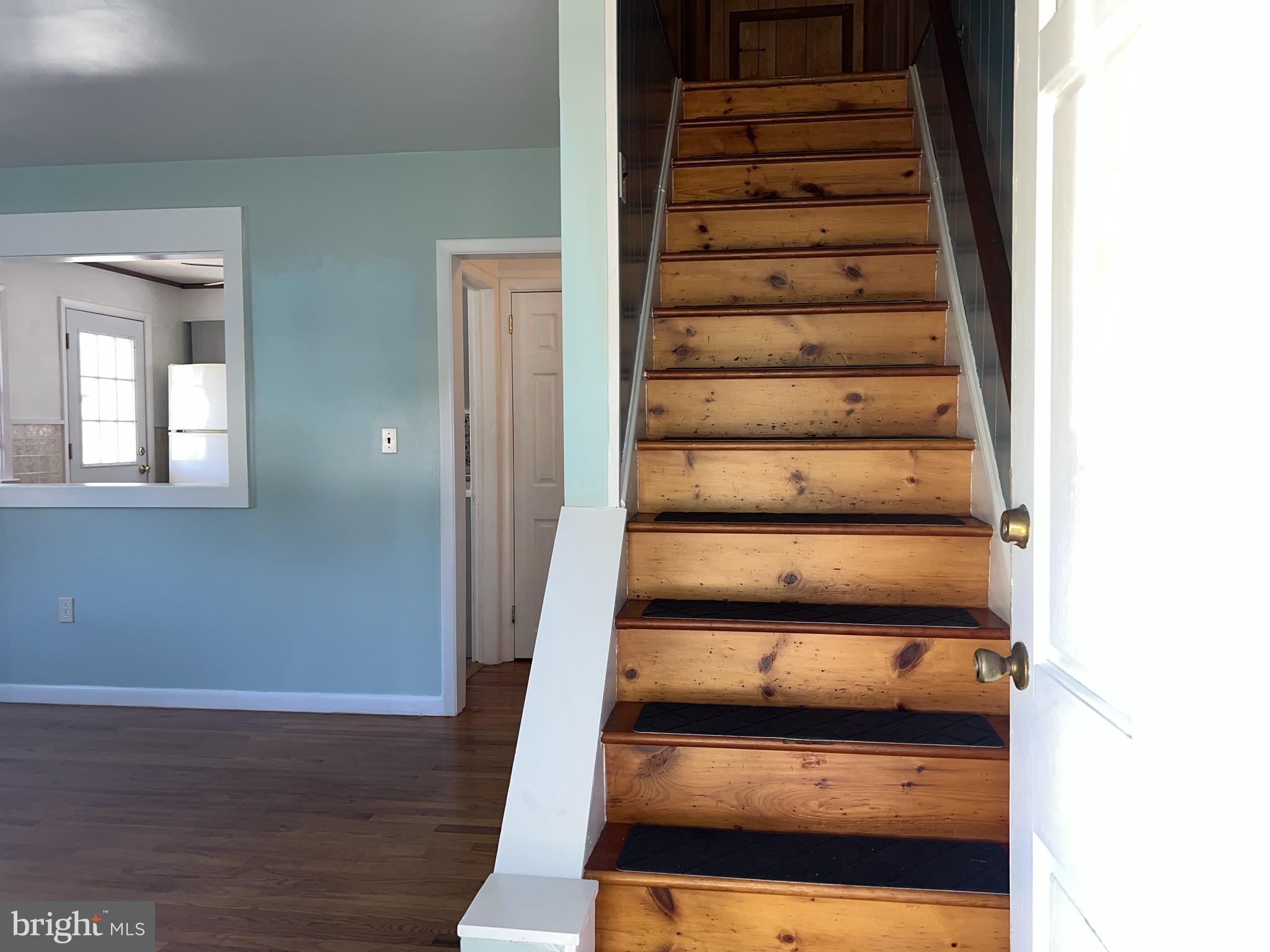 138 East 7 Stars Road Phoenixville, PA 19460 - Photo 11 of 42 Stairway to 2 rooms