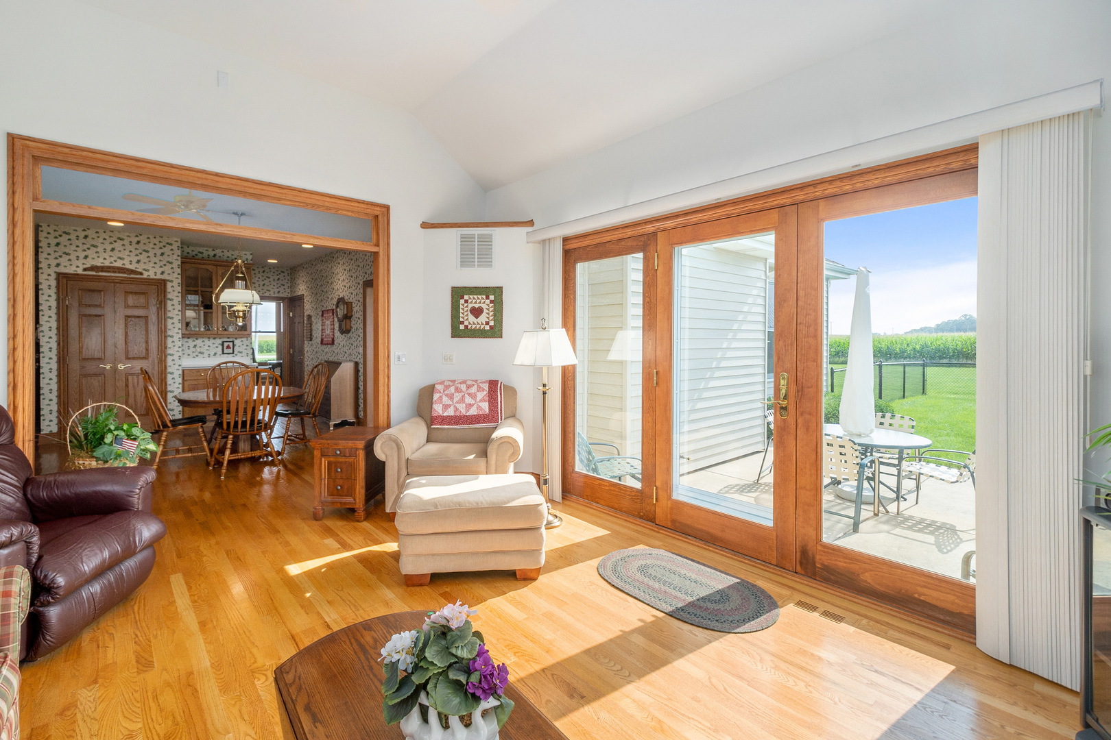 42W545 McDonald Road Elgin, IL 60124 - Photo 21 of 45 a living room with furniture and a large window