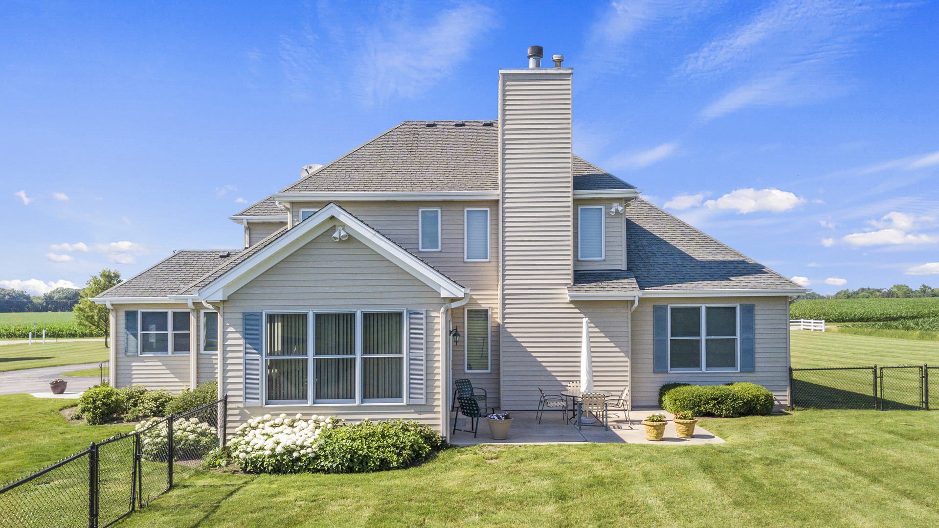 42W545 McDonald Road Elgin, IL 60124 - Photo 35 of 45 a front view of a house with garden