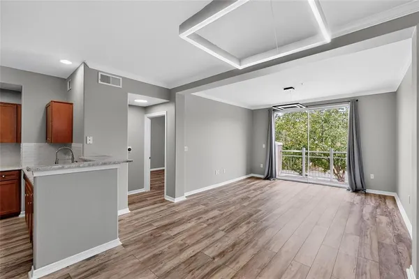 $1,950 | 330 Las Colinas Boulevard East, Unit 320, Irving, TX 75039