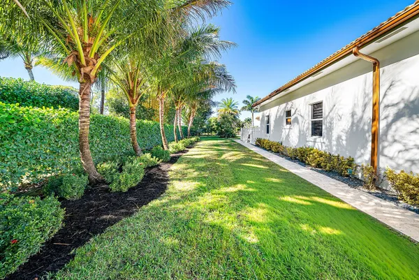 $3,499,000 | 6635 East Calumet Circle, Lake Worth, FL 33467