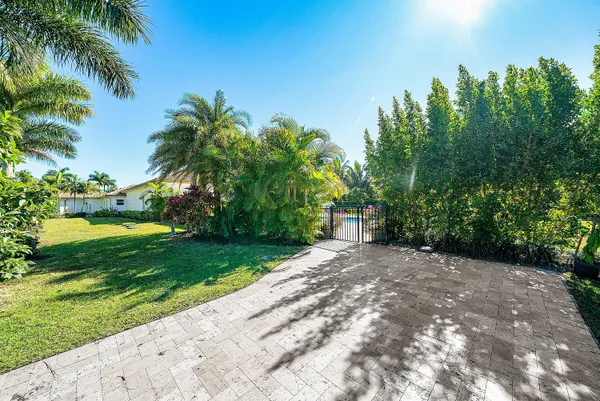 $3,499,000 | 6635 East Calumet Circle, Lake Worth, FL 33467