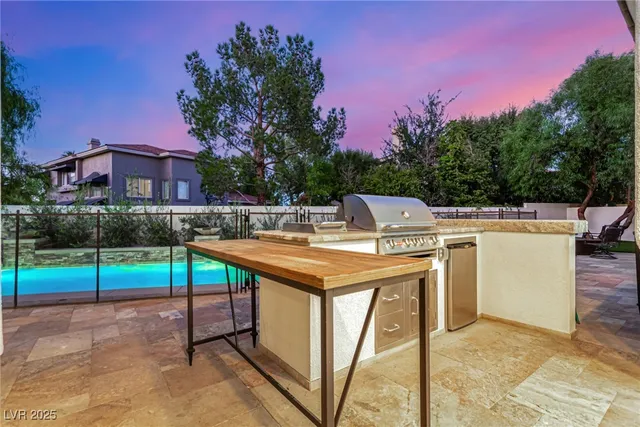 $2,400,000 | 10412 Mansion Hills Avenue, Las Vegas, NV 89144