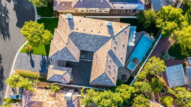 $2,400,000 | 10412 Mansion Hills Avenue, Las Vegas, NV 89144