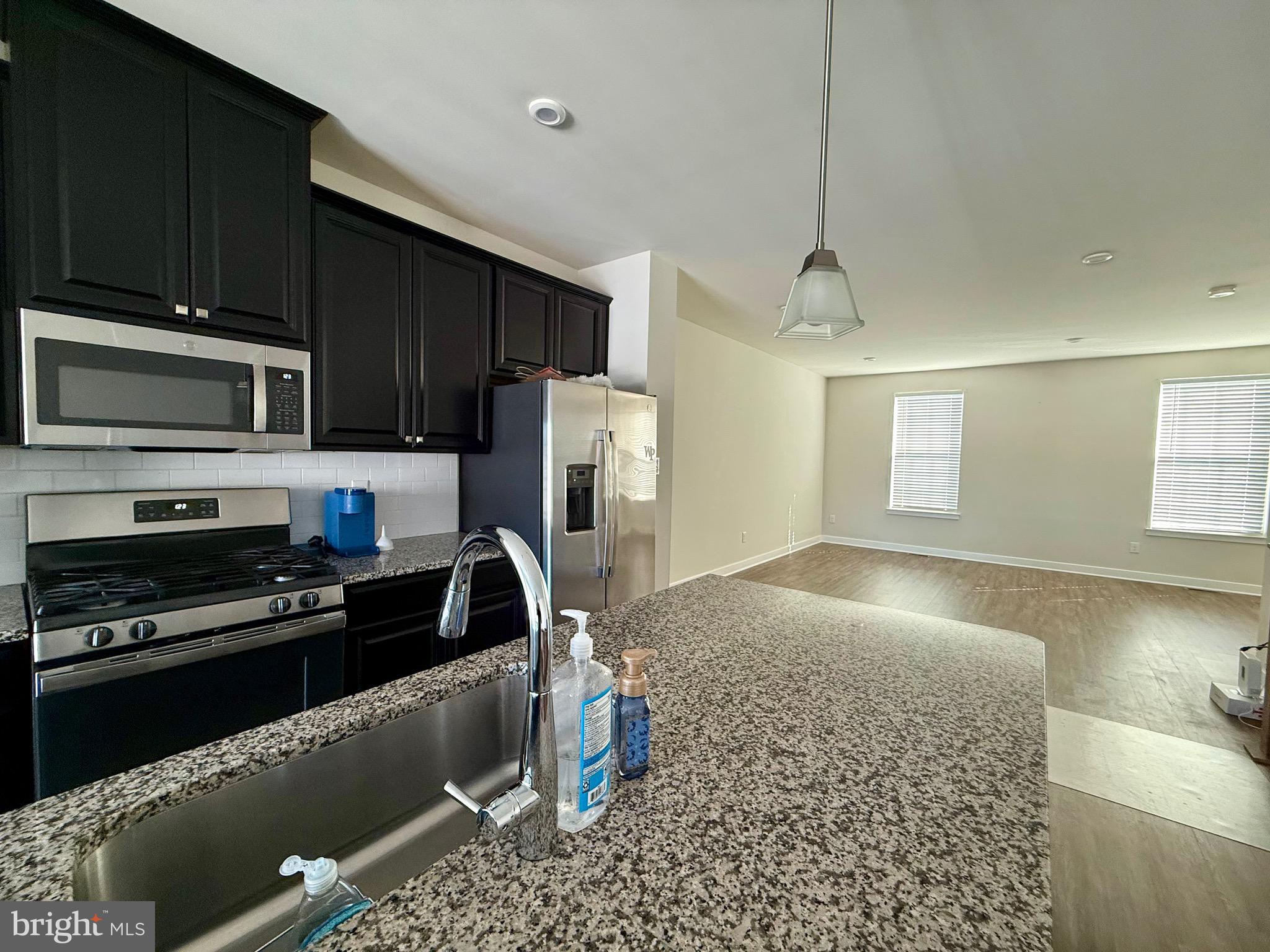 7 Union Way Sicklerville, NJ 08081 - Photo 3 of 22