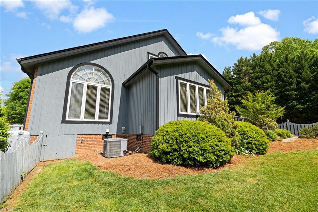 1007 Kings Arms Court High Point, NC 27262 - Photo 43 of 48