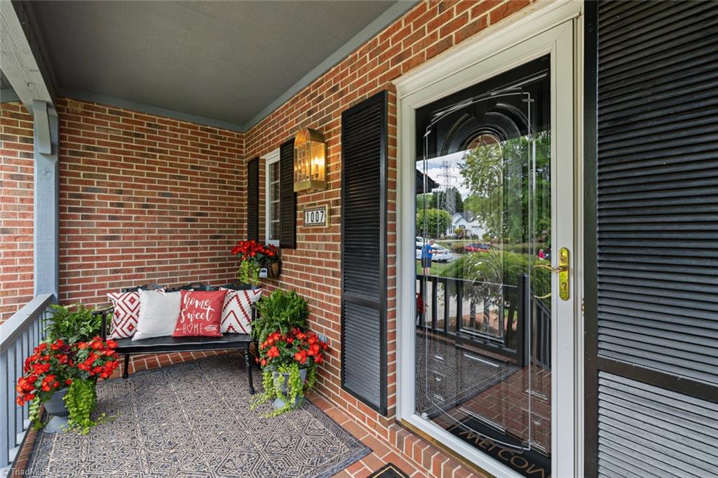 1007 Kings Arms Court High Point, NC 27262 - Photo 5 of 48