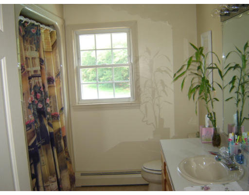 959 Sharps Road Swansea, MA 02777 - Photo 10 of 15 Gallery Image 10