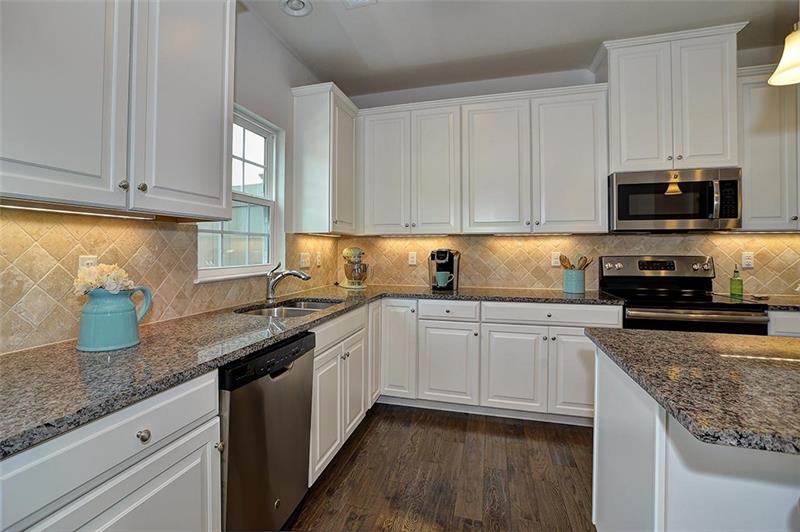 2003 Pointe View Drive Mars, PA 16046 - Photo 8 of 22 Gallery Image 8