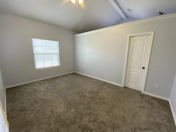 $2,095 | 9806 Genoa Avenue, Lubbock, TX 79424