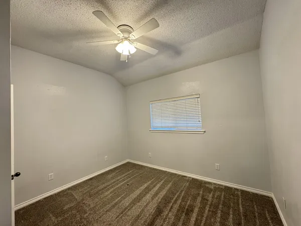 $2,095 | 9806 Genoa Avenue, Lubbock, TX 79424