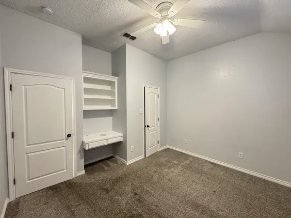 $2,095 | 9806 Genoa Avenue, Lubbock, TX 79424