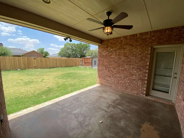$2,095 | 9806 Genoa Avenue, Lubbock, TX 79424