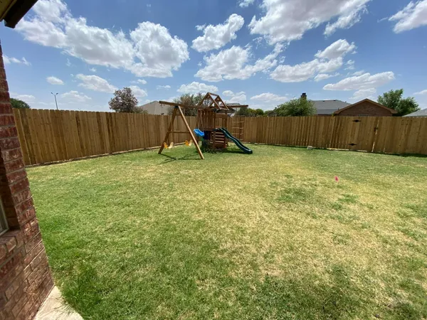 $2,095 | 9806 Genoa Avenue, Lubbock, TX 79424