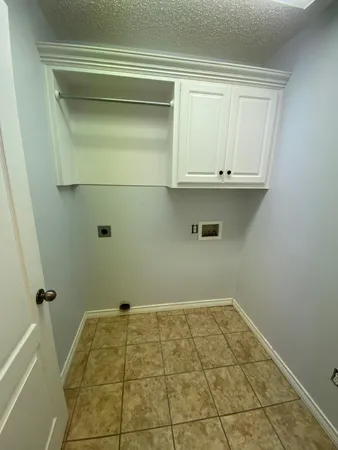 $2,095 | 9806 Genoa Avenue, Lubbock, TX 79424