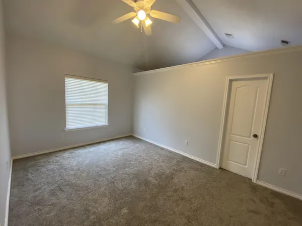 $2,095 | 9806 Genoa Avenue, Lubbock, TX 79424