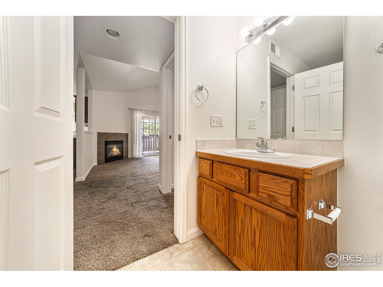 124 Beacon Way, Unit 3 Windsor, CO 80550 - Photo 11 of 22 a bathroom with a sink double vanity