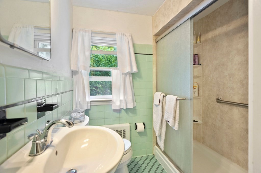 47 Gloucester Road Westwood, MA 02090 - Photo 15 of 25 Gallery Image 15
