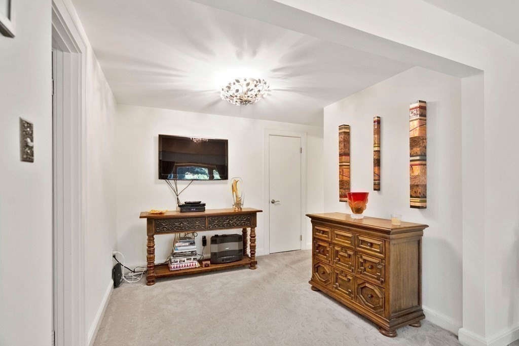 47 Gloucester Road Westwood, MA 02090 - Photo 17 of 25 Gallery Image 17