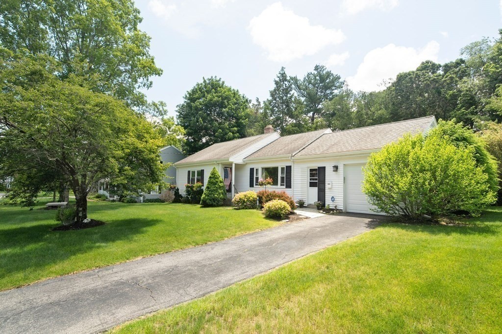 47 Gloucester Road Westwood, MA 02090 - Photo 2 of 25 Gallery Image 2