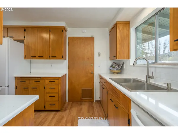 $445,000 | 585 East 36th Avenue, Eugene, OR 97405