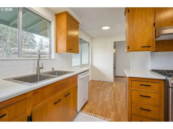 $445,000 | 585 East 36th Avenue, Eugene, OR 97405