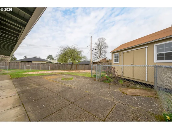 $445,000 | 585 East 36th Avenue, Eugene, OR 97405