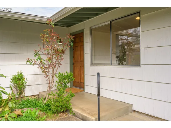 $445,000 | 585 East 36th Avenue, Eugene, OR 97405