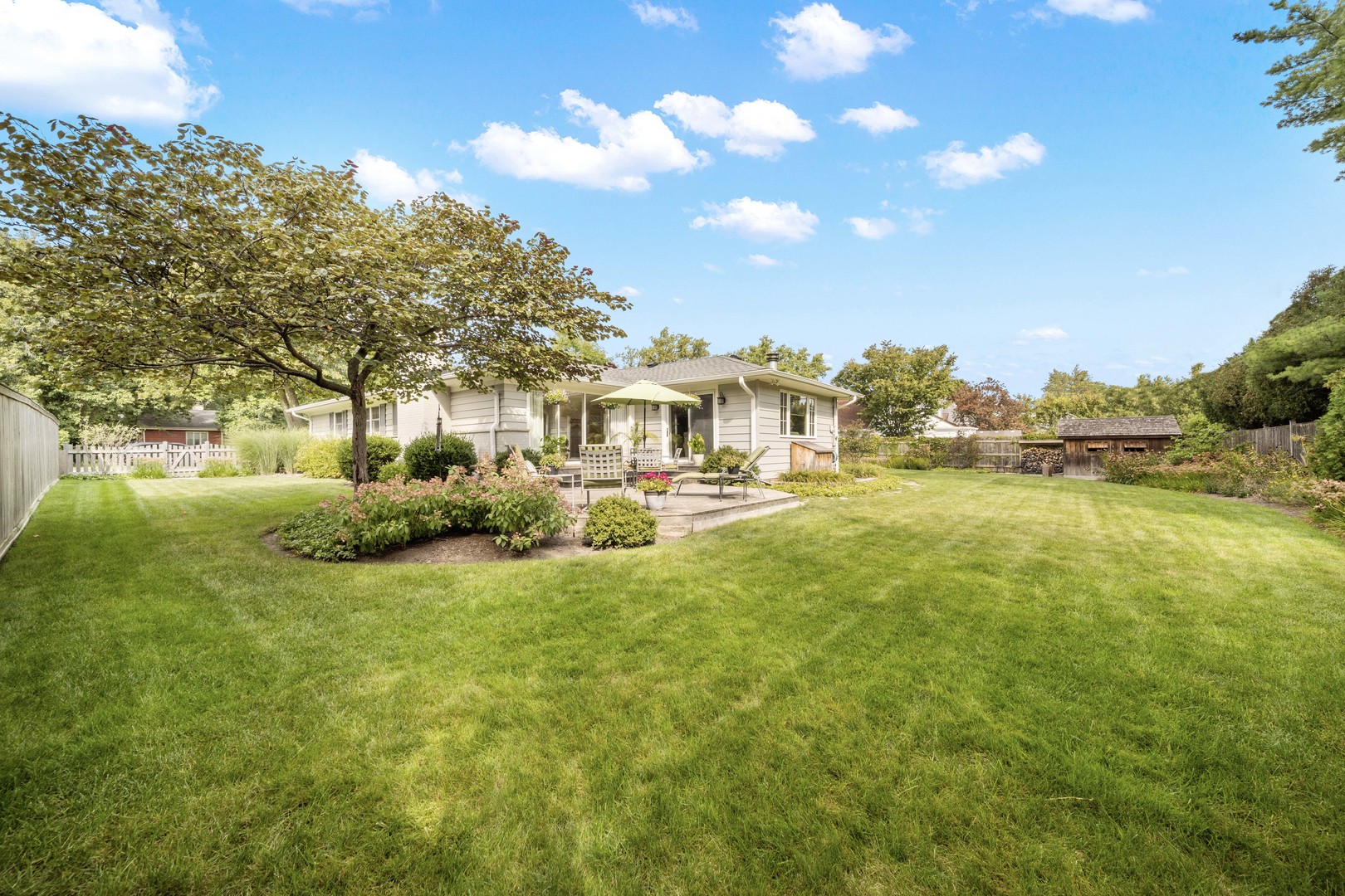275 Ingram Street Northfield, IL 60093 - Photo 22 of 29 a view of outdoor space and yard