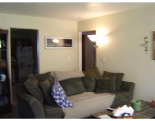 149 Manor Road Delmont, PA 15626 - Photo 8 of 14 Living Room. UNIT 3