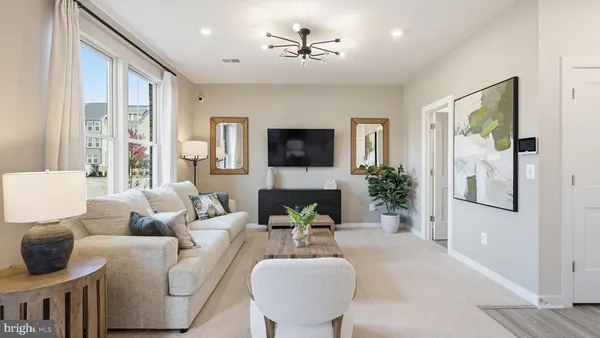 $656,725 | 17377 Walnut Grove Way, Dumfries, VA 22026