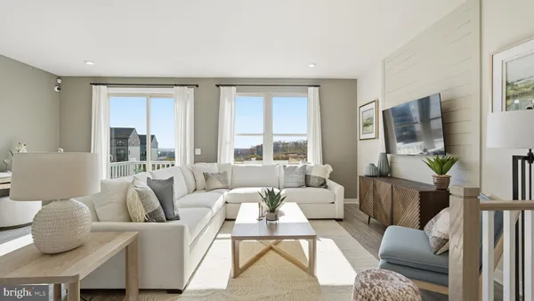 $656,725 | 17377 Walnut Grove Way, Dumfries, VA 22026