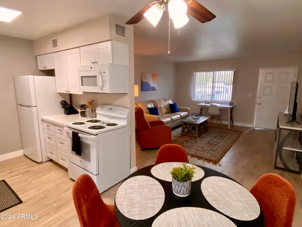 $1,600 | 540 South West Road, Unit 30, Wickenburg, AZ 85390