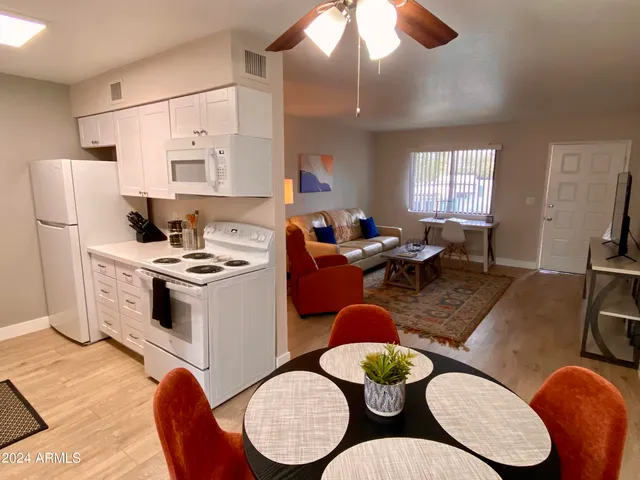 $1,600 | 540 South West Road, Unit 30, Wickenburg, AZ 85390