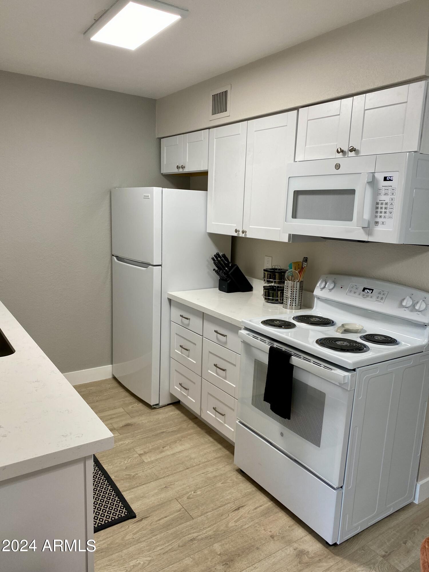 540 South West Road, Unit 30 Wickenburg, AZ 85390 - Photo 3 of 14 IMG_7354